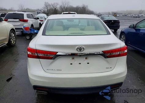 2015 Toyota Avalon Xle z USA, uszkodzony, nr VIN 4T1BK1EB8FU157503